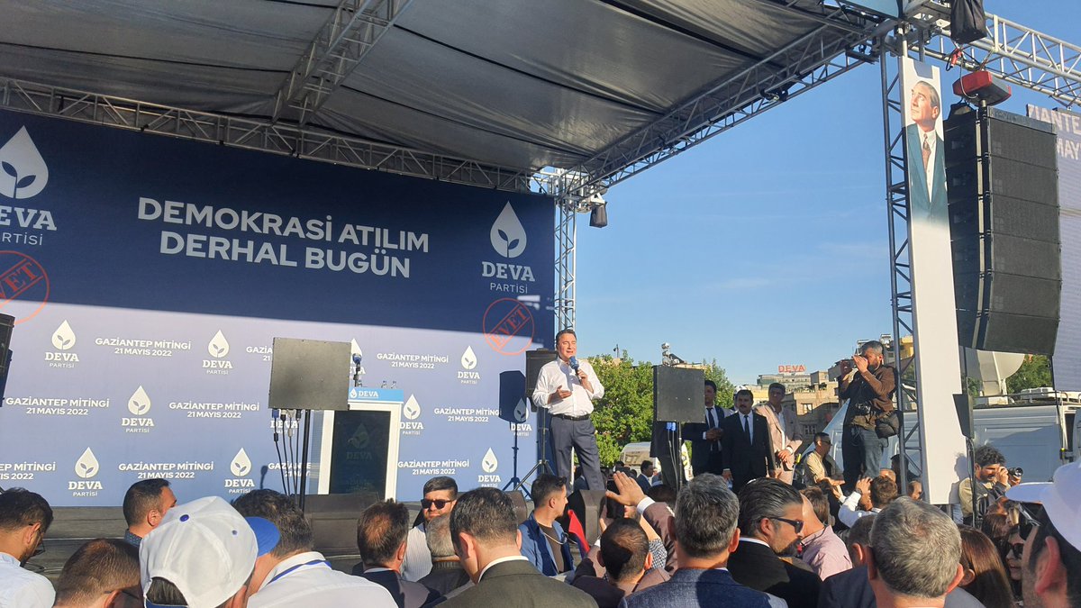 sadullahkisacik's tweet photo. #Gaziantep'teki ilk mitingimiz coşkulu, heyecanlı en önemlisi de samimi bir havada geçti.
Siyasetin dili meydandır.
İşte Deva Partisi, İşte Ali Babacan, İşte meydan.
Bundan sonrası HODRİ MEYDAN. https://t.co/YM0KfB6xIP