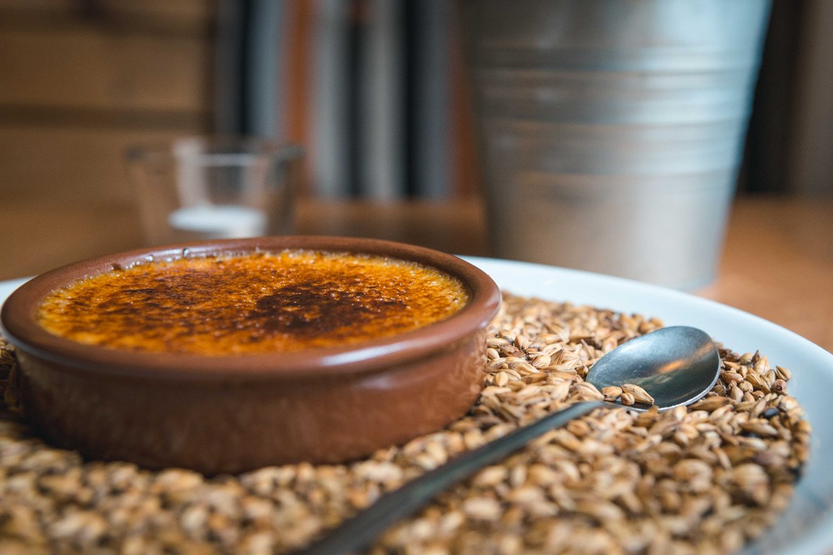 PureCraftBars's tweet photo. Join us for Sunday Lunch tomorrow and finish with this classic lip-smacking caramalt crème brulee and homemade short bread. Devine!
#Sundaylunch #dessert #brumeats #beerlovers #beer #drinklocal #PCBK #food #foodie #foodpics #birmingham #eat #eatlocal #birmingham #brum https://t.co/2lbFMRlfJ4