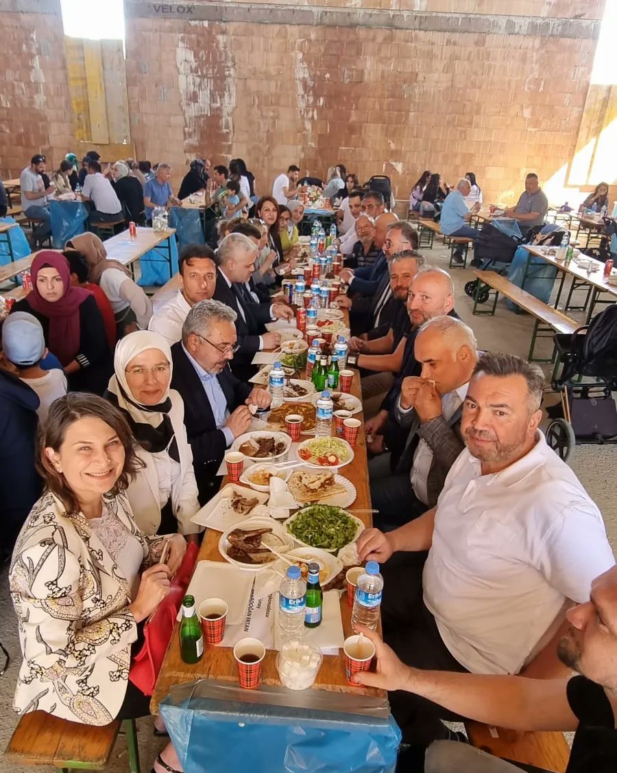 UID Linz tweet media