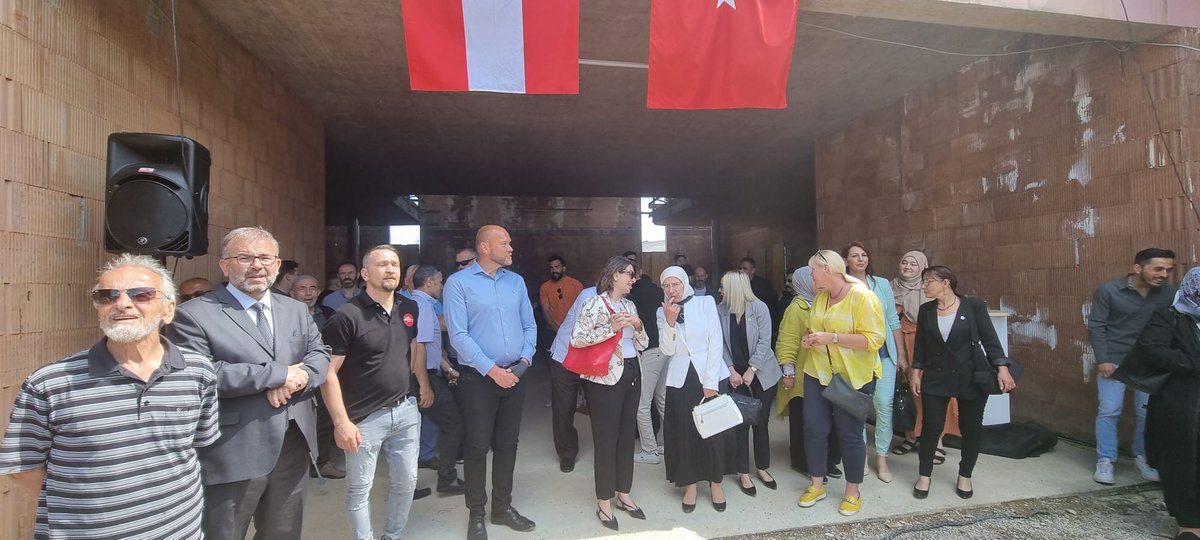 UID Linz tweet media