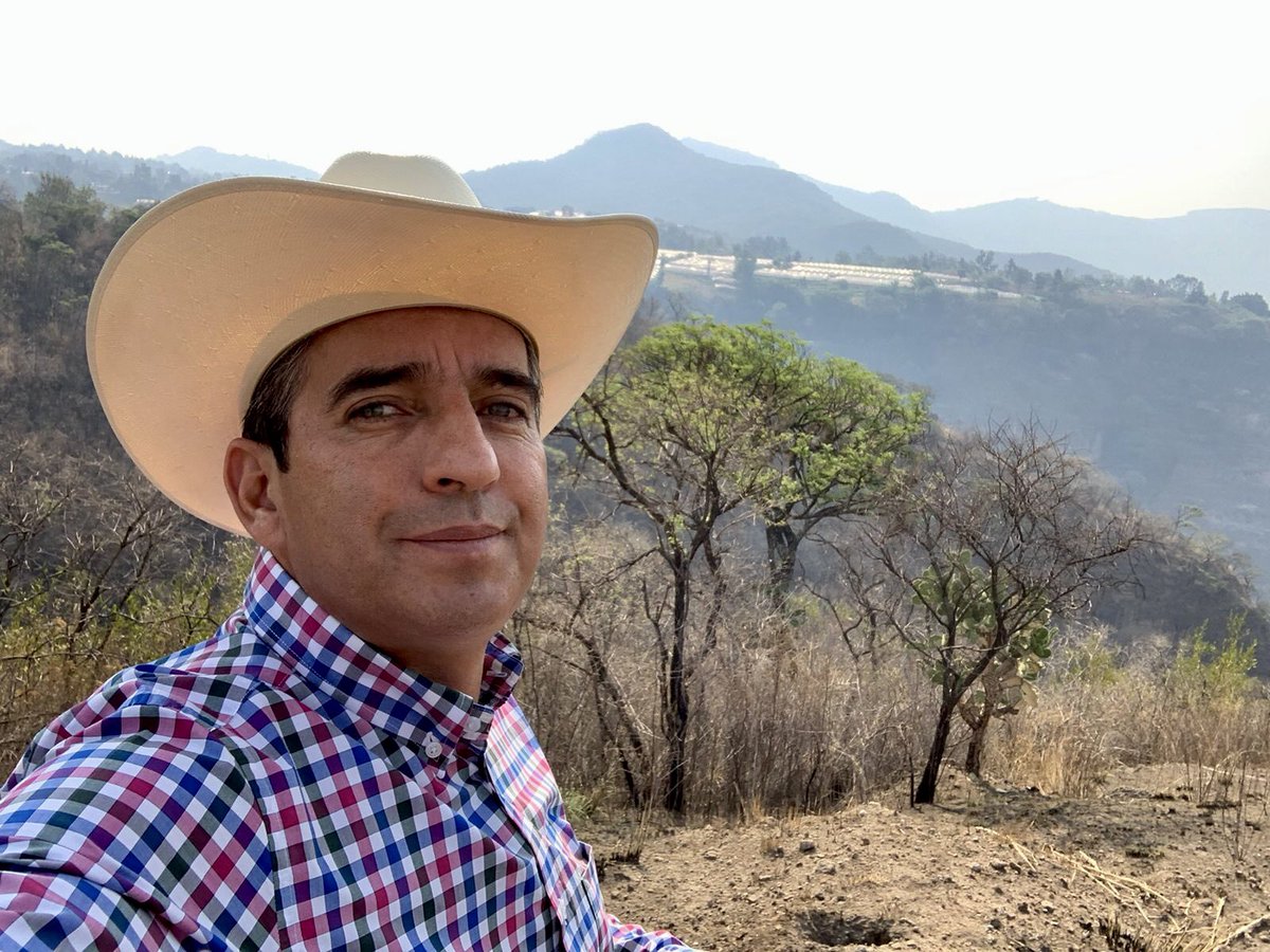 NachoBeltranG's tweet photo. Mañana de #Cabalgata por una de las rutas emblemáticas de #VillaGuerrero, la Calzada de Mexicapa con su imponente Exhacienda y los hermosos paisajes de Paso Hondo, resaltan la grandeza de nuestra tierra. 🐎💐 https://t.co/GGUztXbviN