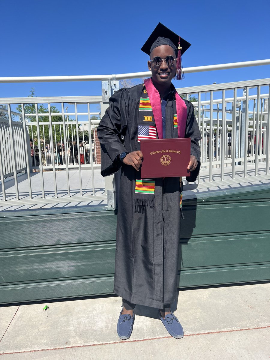 DeroyMarkwei's tweet photo. “I ended up in first place but I swore a nigga started last” #firstgen  #MesaUniversity https://t.co/UlF6UNayiu