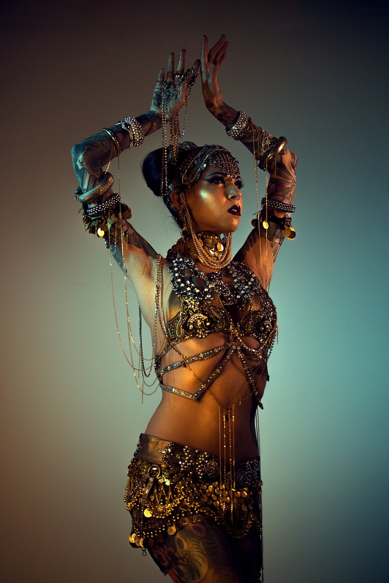 Bejewelled Golden Siren! 
Inspired by the golden siren woman in <a href="/lovedeathrobots/">Love, Death + Robots</a> #jibaro #netflix 
.
Photo <a href="/photoanarchy/">Anarchy Photography</a>