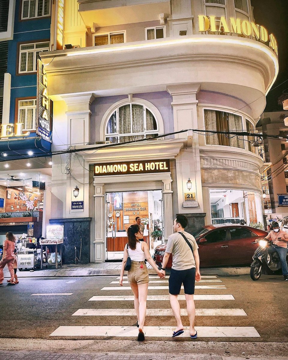 nauy_s's tweet photo. - E có VUI tới đâu ! Có làm A buồn tới đâu ! 
- Thì con ng này vẫn KO MỘT AI - BẤT KÌ AI chạm đến đc đâu ! 
- Con tim , Lý trí , Đôi Môi ... Đều là của A 
- A có quyền được Sở Hữu Hạnh Phúc từ E.... Vì đơn giản EM YÊU Anh. https://t.co/8bDDQ9n0BD