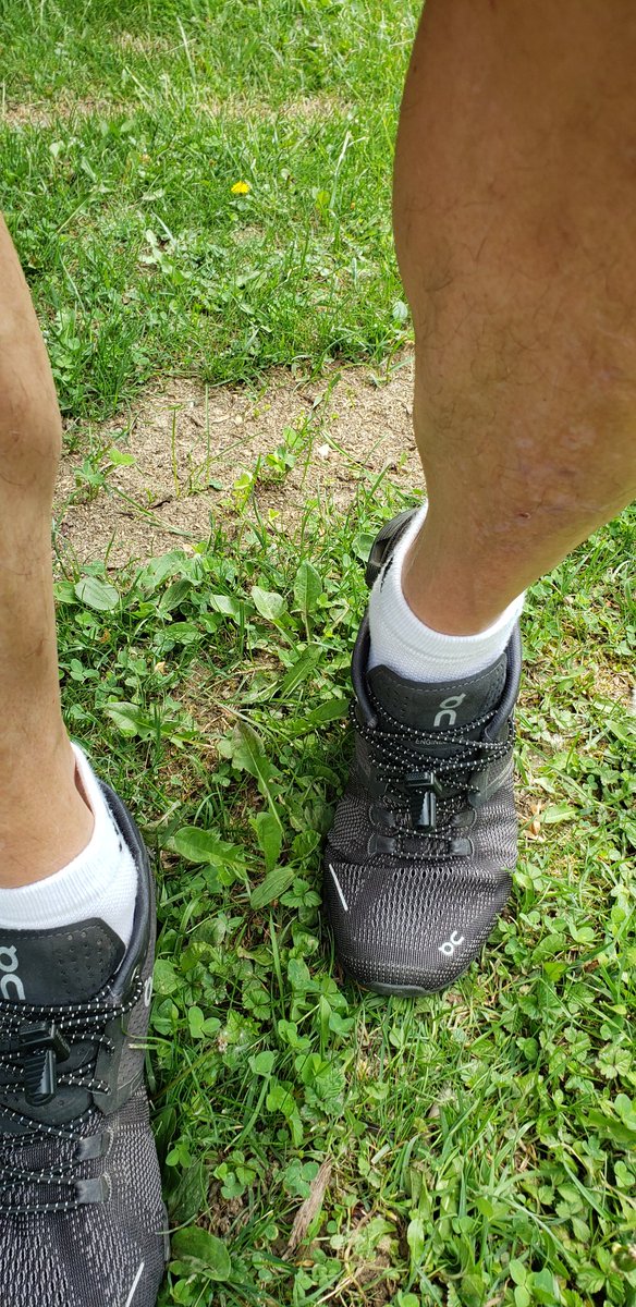 MichaelMareagle's tweet photo. 20minute run; 1 hour bike; 10minute run = hard work and fun in the sun, well some sun anyway. Morning fitness done. Now its time for afternoon errands. Bank, oil change, and my least favorite - grocery shopping.
#Fun2BFit #movemoresitless #optoutside #outdoors #bike #run #sun https://t.co/Wc6qF5NTZL
