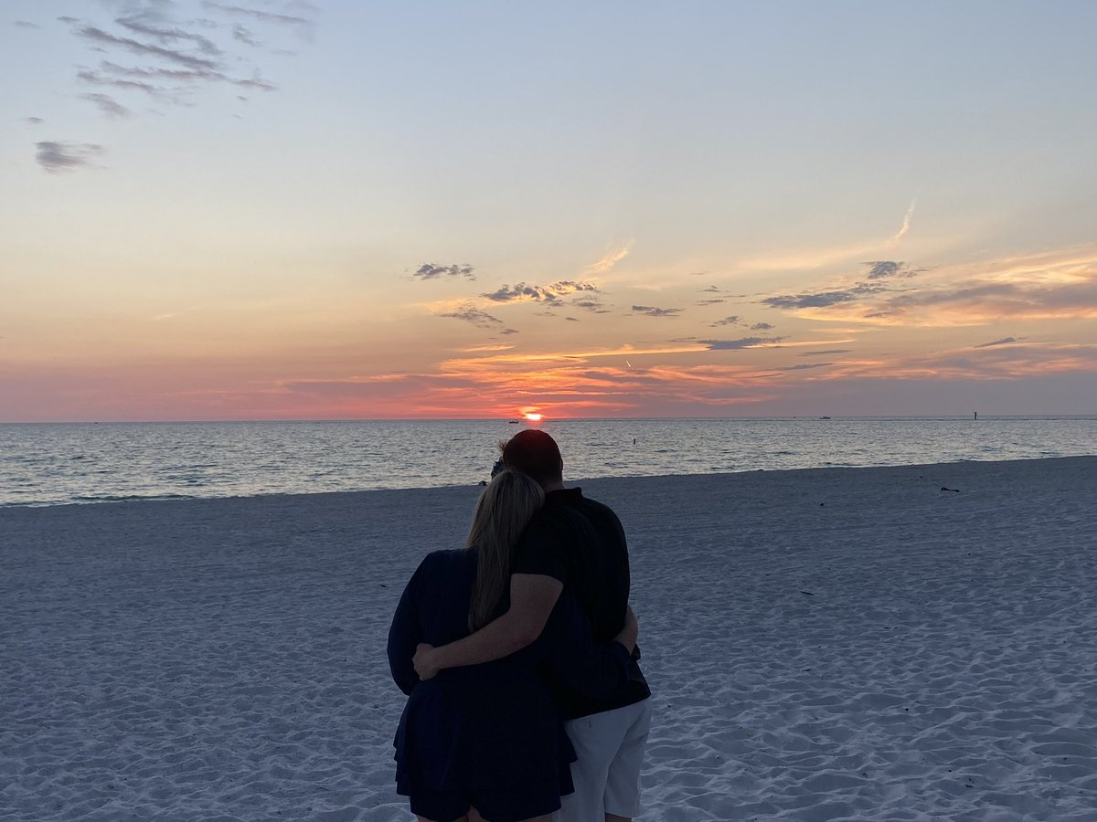 KaylieT61's tweet photo. I cannot put into words how happy I am right now! The love of my life @CoachTaylorRB proposed on May 19th at sunset!! I‘m beyond grateful that this wonderful, kind, amazing, fun, loving man wants to spend the rest our lives together. I love you so much🤍 I can’t wait to marry you https://t.co/0fiHqppRto