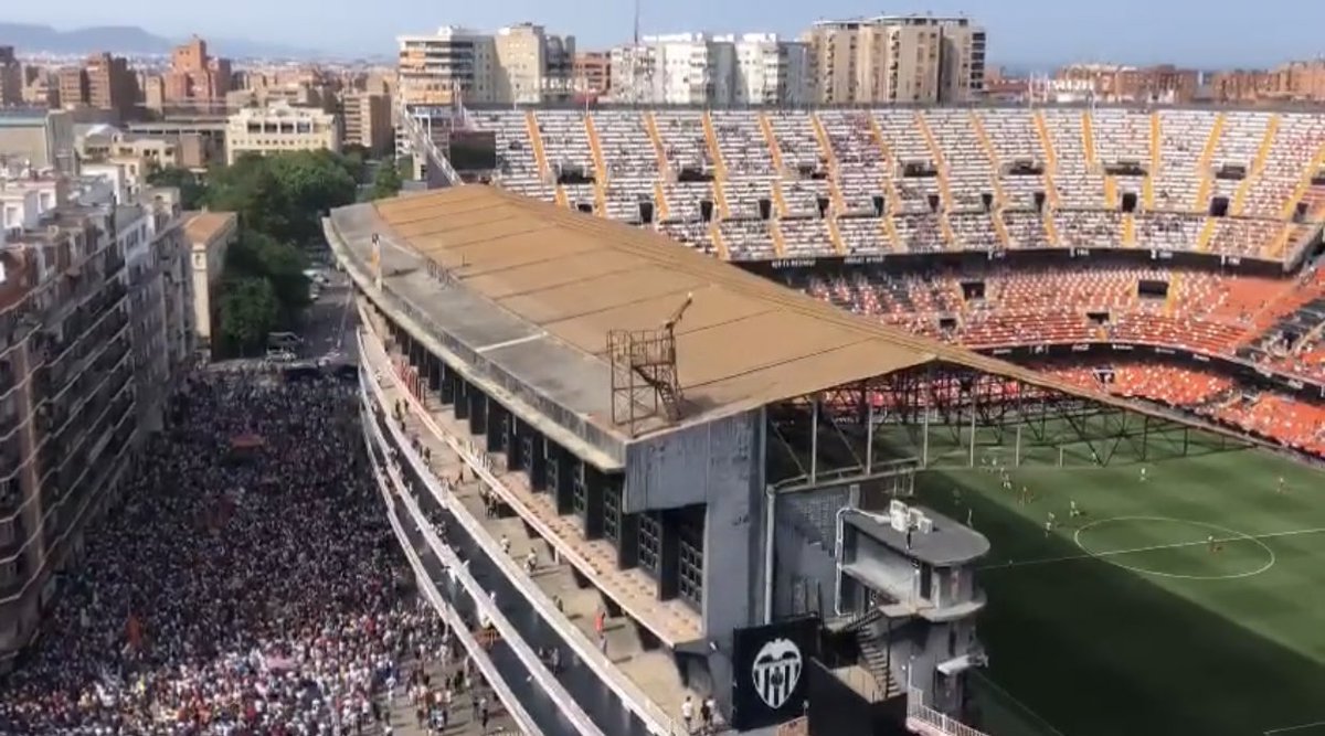 FedericoMemela's tweet photo. ESTO ES DEFENDER AL VALENCIA CLUB DE FÚTBOL.

Orgullo. https://t.co/kJZxHfqusf