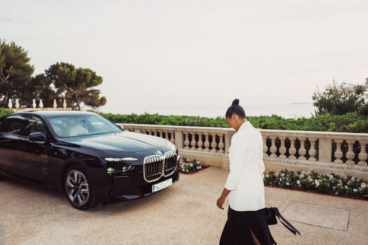 KatGraham's tweet photo. Thank you to the lovely and super fun @BMW team for having me!! I miss you guys already. #THEi7 #Thisisforwardism #BMWxCannes https://t.co/dYb4KkrY4D