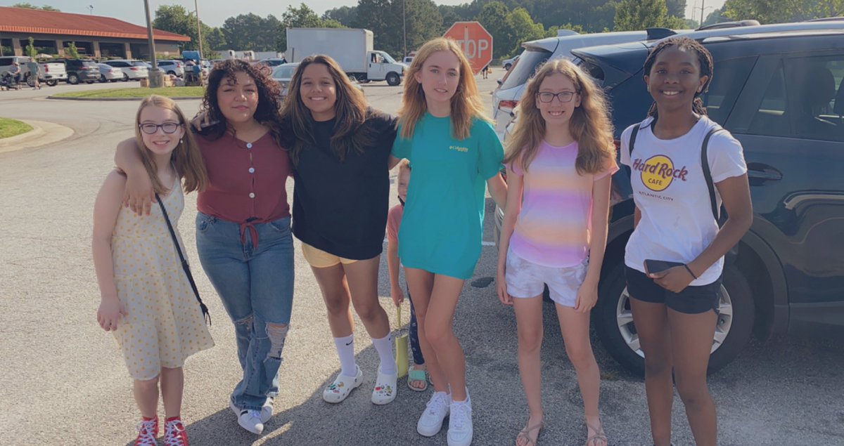 We had sooo much fun celebrating all things #NC at our 8th Grade Local Adventure! I let my southern come out and I love it when that happens 🥰!! #GottobeNC #NCFarmers #NCFarmersMarket!! #ontheHil but on the road💜💛!!