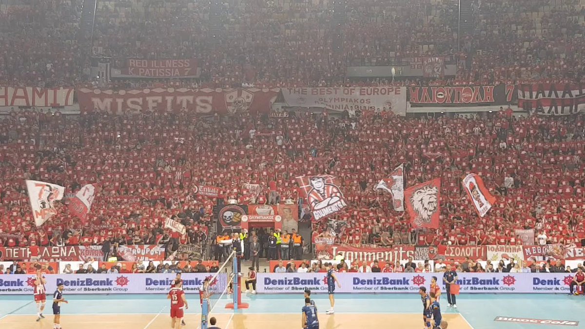 Φτερά στα ποδάρια,
Καρδιά μεσ'στα στήθια,
Που δώσαν θριάμβους 
Σαν παραμύθια 
ΟΛΥΜΠΙΑΚΟΣ ΟΛΥΜΠΙΑΚΟΣ

ΔΥΝΑΜΗ ΣΟΥ ΕΜΕΙΣ ΟΙ ΟΠΑΔΟΙ ΣΟΥ
#OlympiacosFC ⚽️
#OlympiacosBC 🏀
#OlympiacosSFP 🏐
🔴⚪🔴⚪🔴⚪🔴⚪