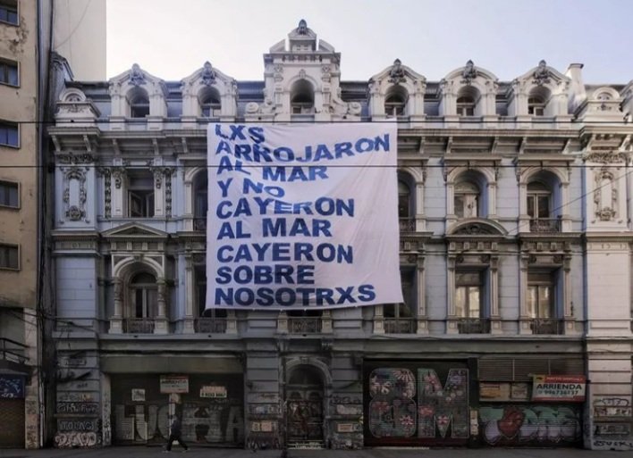 kenakokaly's tweet photo. 21 de mayo. Restos, de Elvira Hernández. Colectivo Pésimo Servicio. Valparaíso. https://t.co/76a94vTTpw