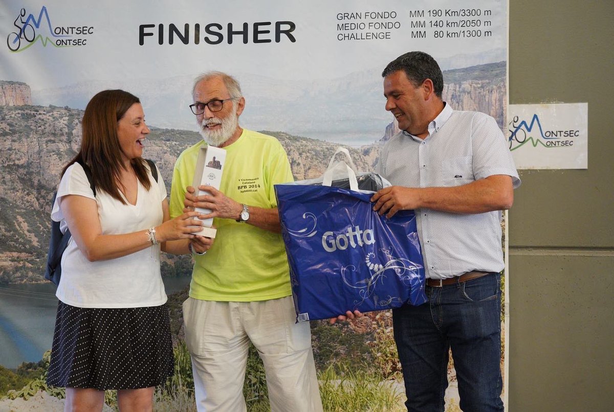 LuRavetllat's tweet photo. XII Marxa Cicloturista Montsec-Montsec -Balaguer🚴🏻🚴🏻‍♀️🚴🏻  
1000 participants entre els 3 recorreguts🦾🦾 
Bon ambient sobre dues rodes! 
@esportcat @ciutatbalaguer @ciclismecat @DiputacioLleida  @cc_noguera @ERC_Esports https://t.co/KraHhL6W7N