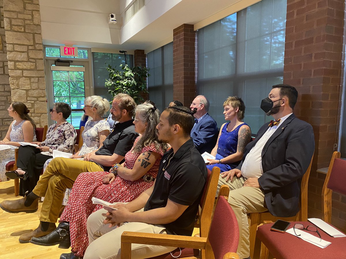 ESRQuaker's tweet photo. Baccalaureate service for the ESR class of ‘22. Blessings to all these super amazing souls! @earlham1847 @BMujete @buyukbaba2 @NV4J @liveseriously @earlham_prez @RevDocJim @bbrazil https://t.co/S1ao8heYKi