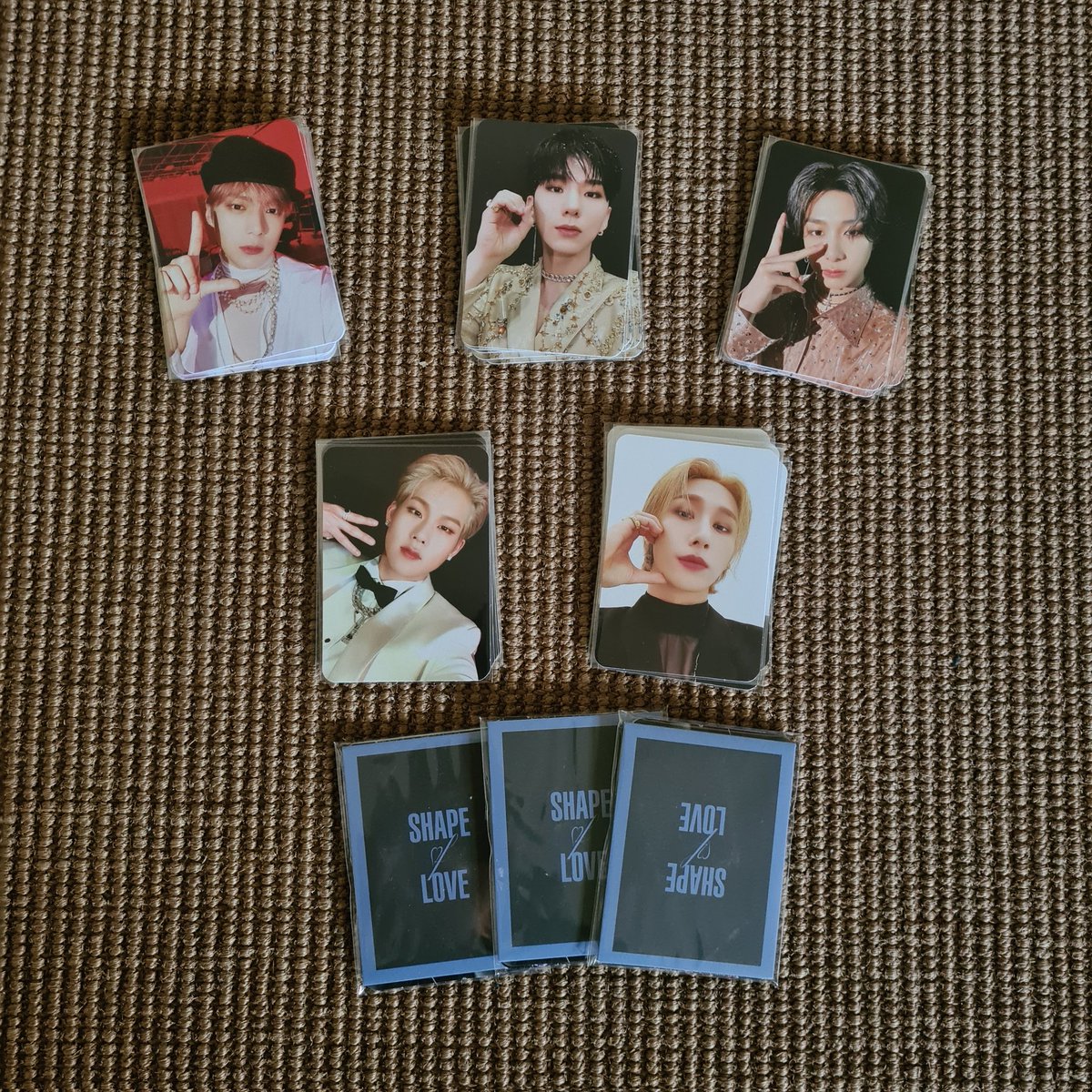 imxinterstellar's tweet image. #imxinterstellarupdates
all jewel/special versions have arrived safely!
good news: ssq distributed the POBs equally so everyone got their first bias 🥰
bad news: the jewel/special inclusions were distributed terribly, it was mostly mh, no ck at all and just a few of the others 🙃