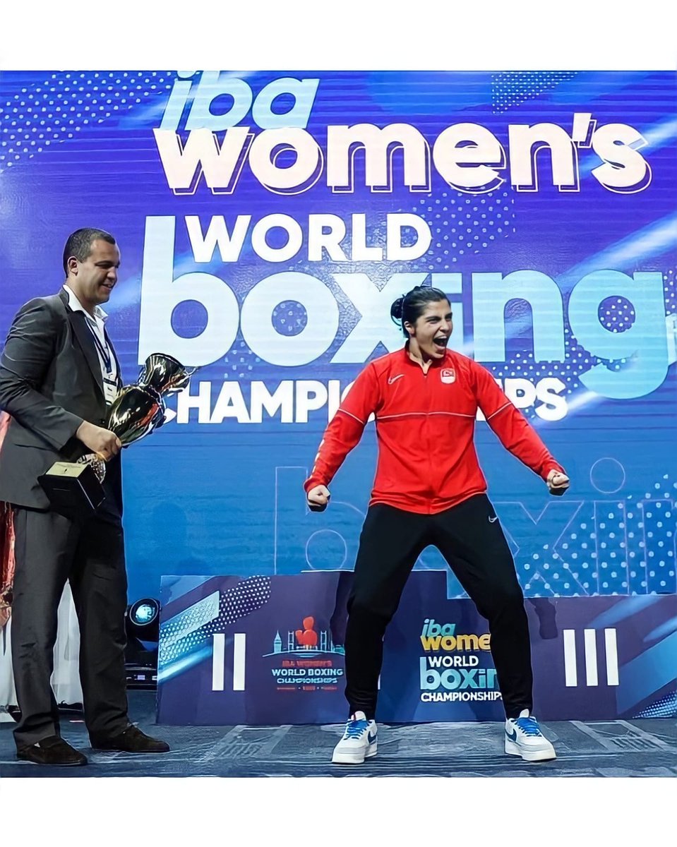 busenazsurmneli's tweet photo. World Champion 2 times in a row ✅
Best Boxer of the Tournament ✅
Championship as Team ✅
Singing the national anthem with all stadium ✅
Now time to rest then we have a lot to do. 🙏🇹🇷😎 #KeepWatchingUs #BSpirit https://t.co/JnawVE64t7