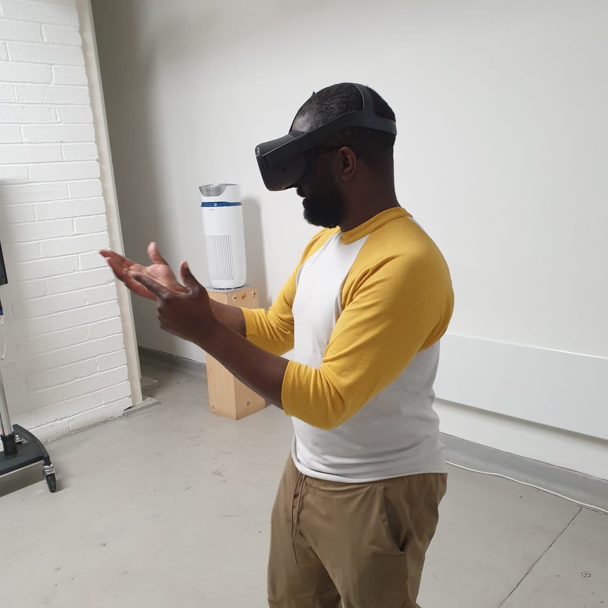 DissonantFuture's tweet photo. Our first workshop done at @BOMlab today with @baffakoto @moteofdustfilms @angelaytchan; we're heading to Bradford @Common_WealthHQ next on the 28th May, come join! Details below. https://t.co/VK3bNw452e
