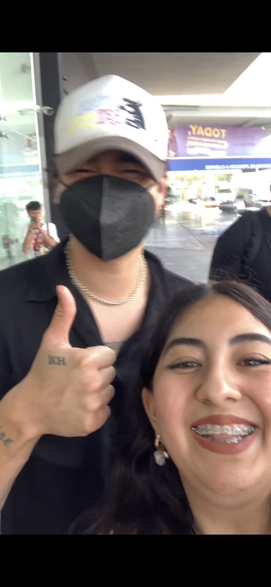 artworkmonts's tweet photo. ACBOOOO DE CONOCERLOOOOOS ME MUEROOOOOO #5sos #5SOSMexico #LukeHemmings #CalumHood #MichaelClifford https://t.co/Ta6fThZC8f