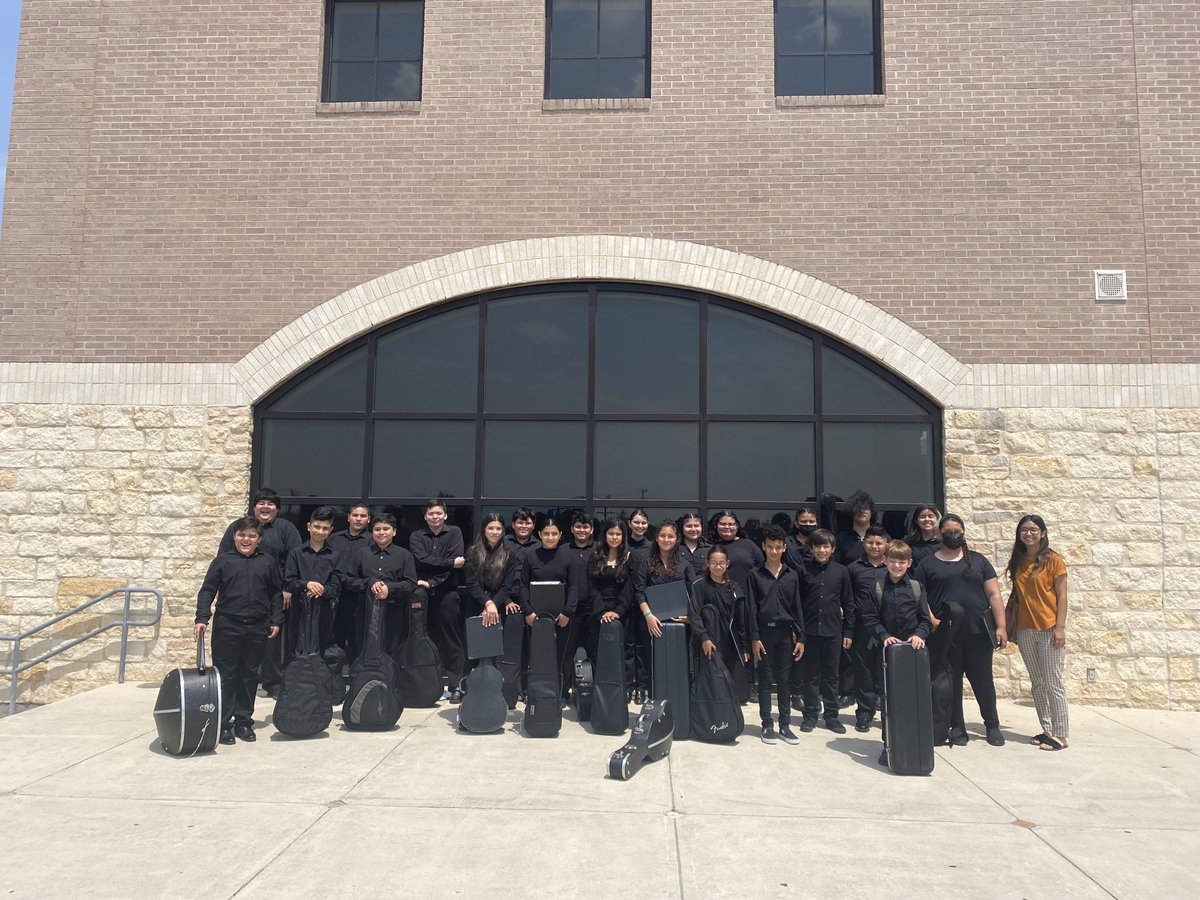 MariachiToro's tweet photo. The Beginner Mariachi group performed at the Schlitterbahn Sound Waves Contest and they earned a Superior Rating!! 🏆 https://t.co/v4ChLX5eTj