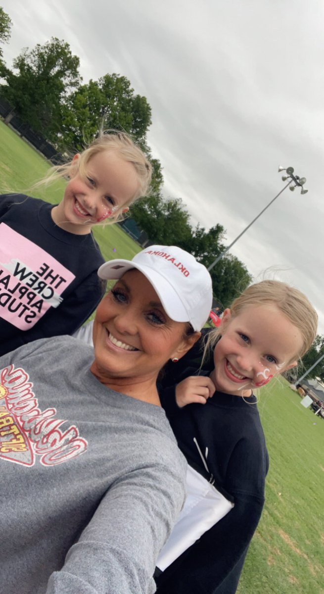 Dnordstrom31's tweet photo. Back at Home Run Village and brought my girls! ♥️♥️. #itscold #stupidwind #needsun https://t.co/zRU95d8u8V