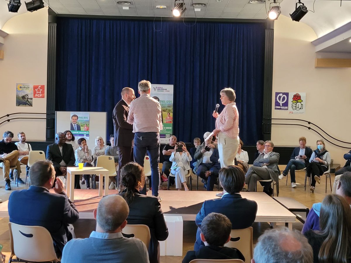 MA_Jamet's tweet photo. On ne m’ôtera pas de l’idée que ce @p_brun est sympathique. Rien que cela serait un changement extraordinaire par rapport à l’actuel dépité. En + à Louviers, Alizay, Gaillon, Pont-de-l’Arche, Bourgtheroulde, il fait tranquillement l’Union dans la circonscription de Mendes France. https://t.co/dSMFfi5zsu