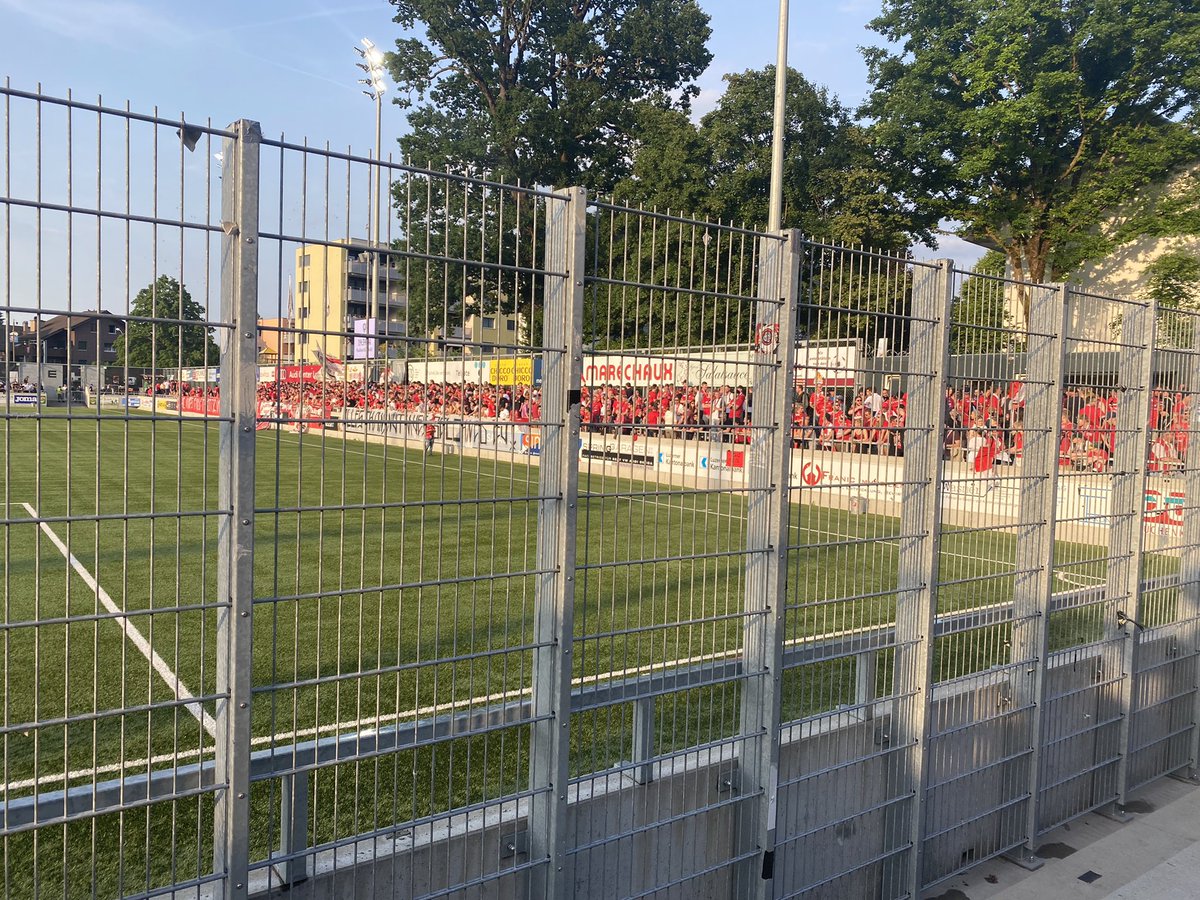 Leedslass09's tweet photo. Well we are here in #kleinfeld stadion von #sckriens…their normal gate is around 1000…we‘ve brought 1600…kriens be rot/wiess!! https://t.co/zuFxNksmQa