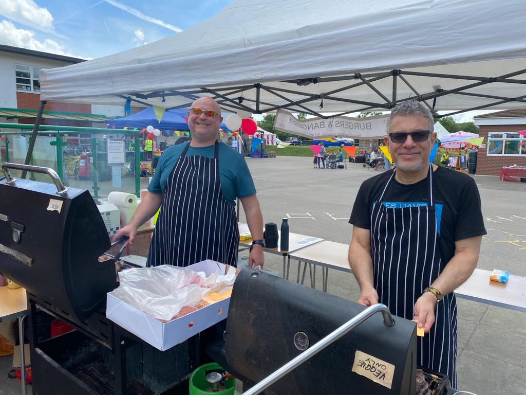 StPetersFarnham's tweet photo. Roll up! Roll up! This time National Festival Circus. Huge thanks to PTFA @farnhamherald @Artsmarkaward #nationalfestivalcircus #entertainment #circustricks #circus https://t.co/fWh1BZok93