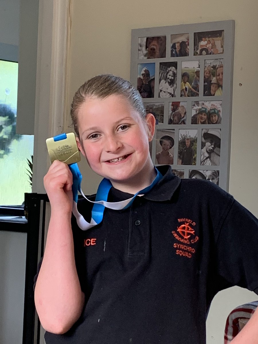 sarah tomlinson tweet media