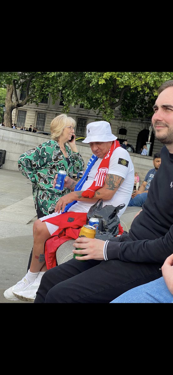 MarkJOConnor1's tweet photo. @badge_is_in   

Trafalgar Square get the badge in https://t.co/m9Hk6lBQrz