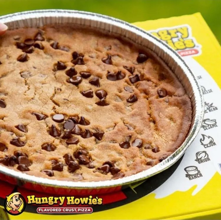 HowieTulsa's tweet photo. Our pizza-sized chocolate chip cookies are a perfect addition to any mix-and-match deal 😋
#howiedoit #hungryhowies #pizza #yum #famousforflavor #flavoredcrust #tulsa #cookie https://t.co/MnLKF3cqzt