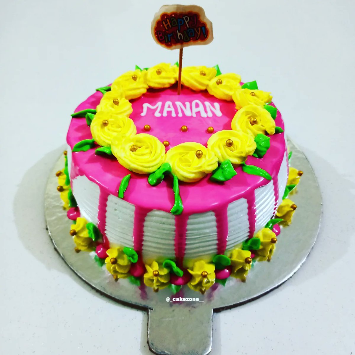 cakezone__'s tweet photo. 💯%Eggless👍
Customised Cake💕💛💕
Pineapple flavour 🍍💛💛
Reviews 😍
Direct message us for orders📩📩
Saharanpur (India)
.
.
#cake #customisedcake #glazedcake #birthdaycake #birthdayboy https://t.co/a9TDCcPttG