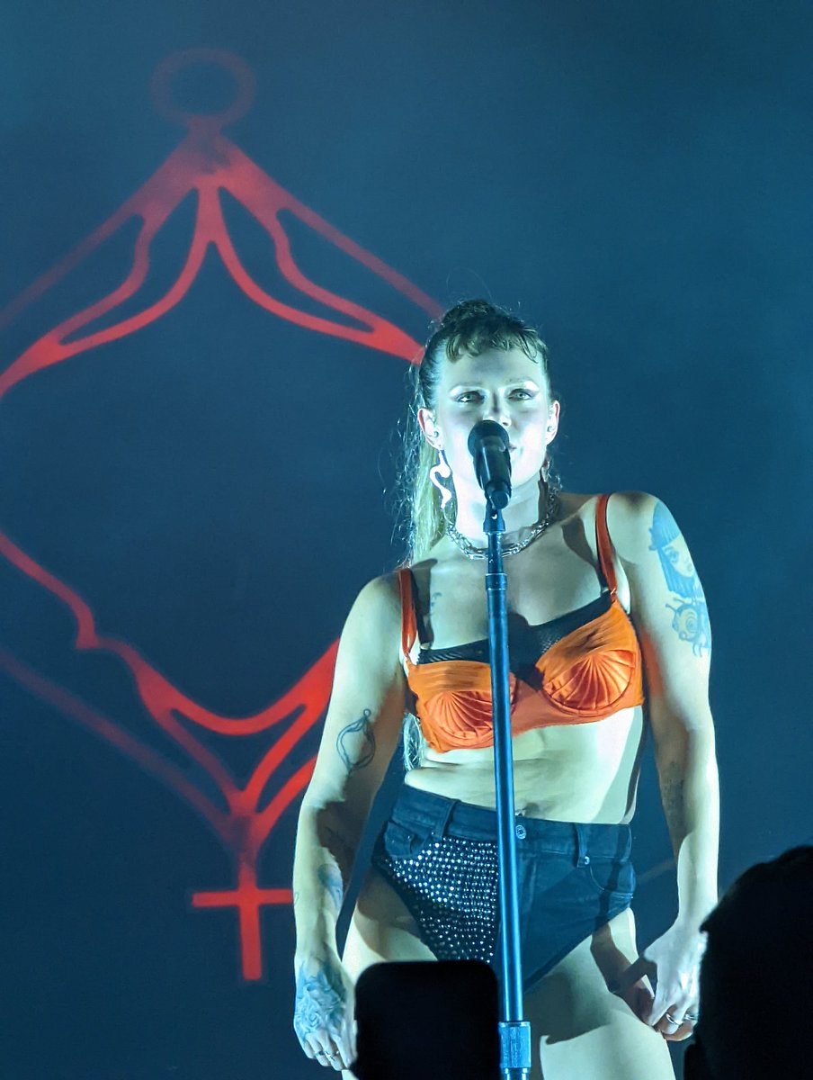 Dissipated808's tweet photo. I saw Tove Lo!
#ToveLo #SunshineKitty https://t.co/FjeaARtV9T