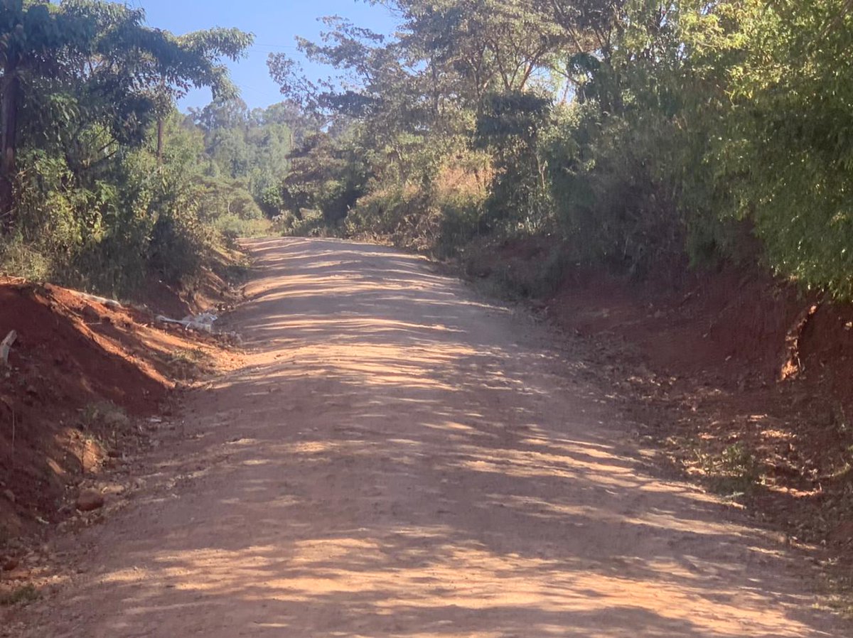 FrenPropertie's tweet photo. We are selling 10.8 Acres at Karen along DAGORETTI ROAD,800 meters from the main road, slightly slope,has river frontage and no subdivision. It's a Triangle shape, good for Residential/Town-Houses, institutions or research center.
Selling at 55m per Acre. https://t.co/h7RGrsoAPn