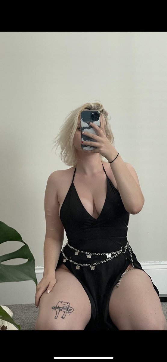 12inchgamer's tweet photo. You are so cute. 𝙸 𝚠𝚊𝚗𝚝 𝚝𝚘 𝚜𝚚𝚞𝚎𝚎𝚣𝚎 𝚢𝚘𝚞𝚛 𝚏𝚊𝚌𝚎 𝚠𝚒𝚝𝚑 𝚖𝚢 𝚝𝚑𝚒𝚐𝚑𝚜. ♥️ https://t.co/WUw9Q5Punp