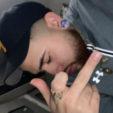 HalfPintlos's tweet photo. #NewProfilePic https://t.co/Sk4elzaw6v
