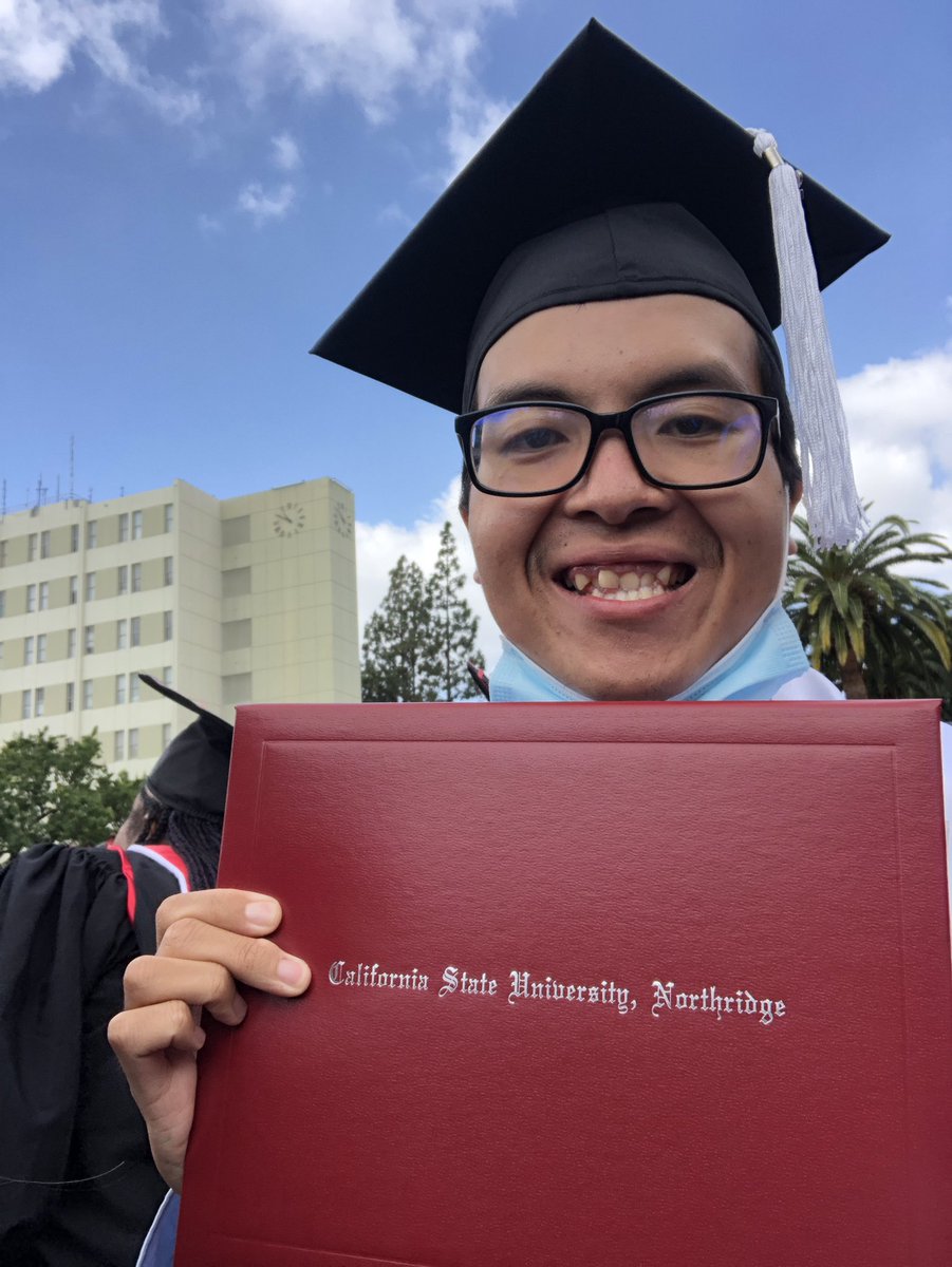 _KennyUong_'s tweet image. 👨🏻‍🎓❤️🖤 #CSUNGrad #Classof2022