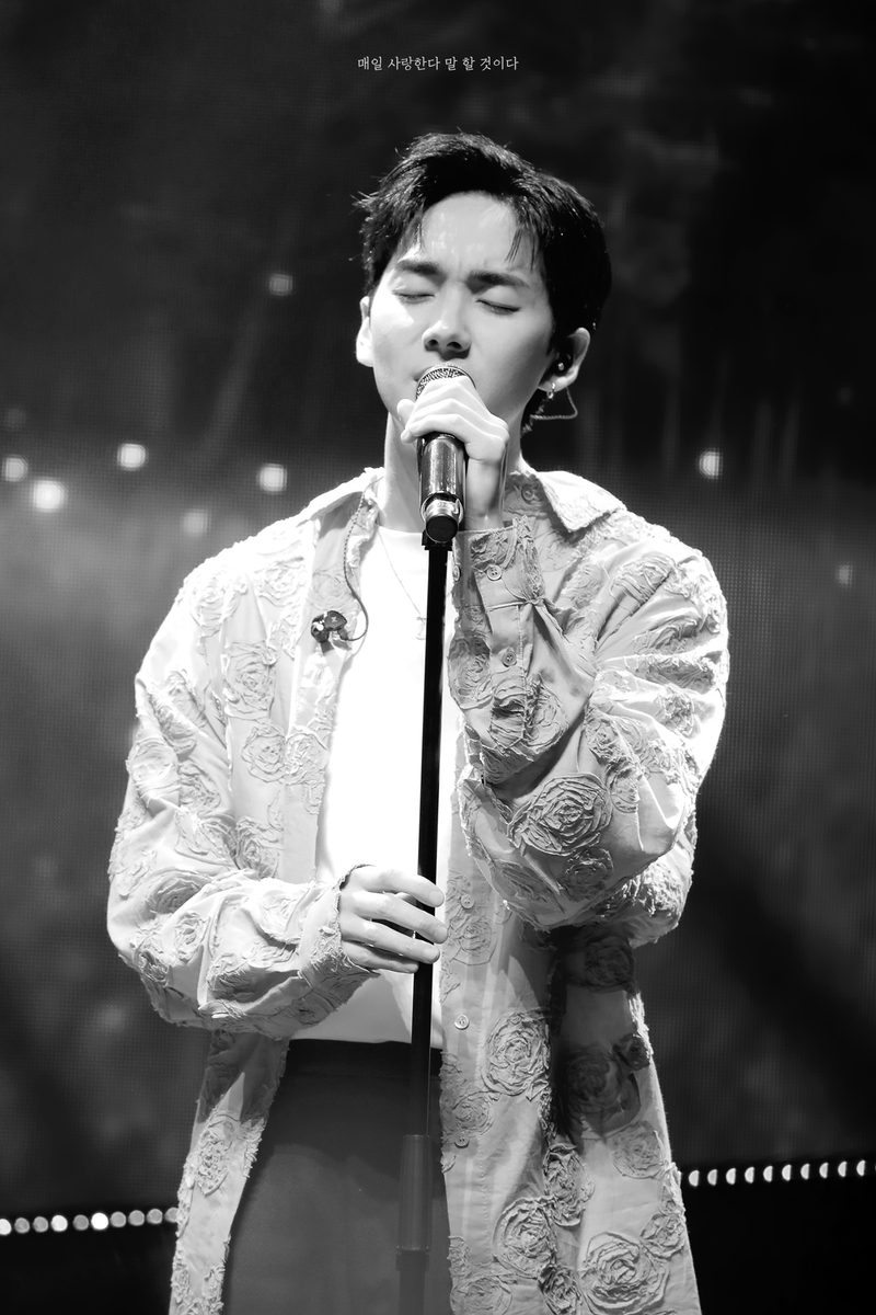 220521 푸른달 스무하루 
#아론 #곽아론 #AaronKwak 

Aaron mood

🐶 bit.ly/3MA6WzW
🐶 bit.ly/3wFNlb0