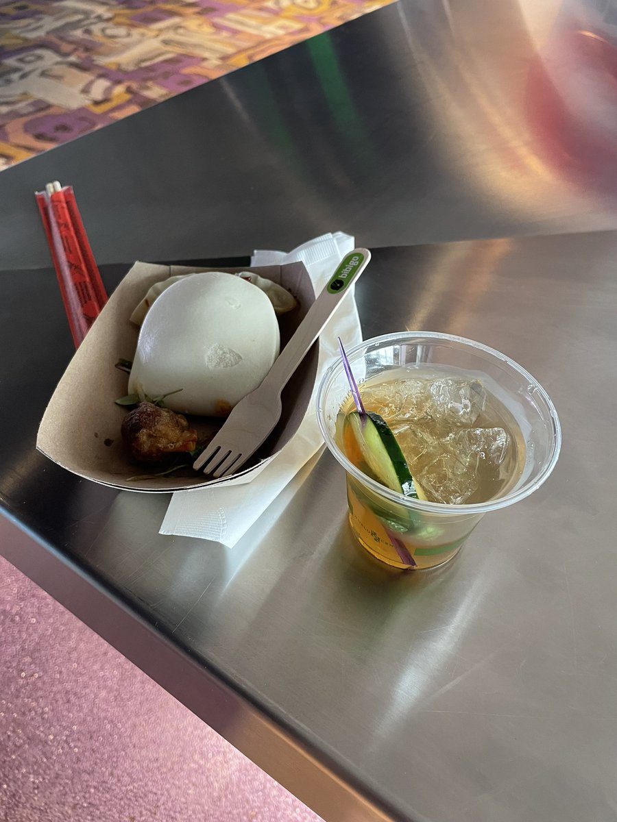 ochoee_studio's tweet photo. Minneapolis에서 비비고를 만날 확률은 한국인을 만날 확률보다 높다 🥟🥟🥟
너무 반가운 #koreanfood #bibigo https://t.co/mR0Y5bSSpb