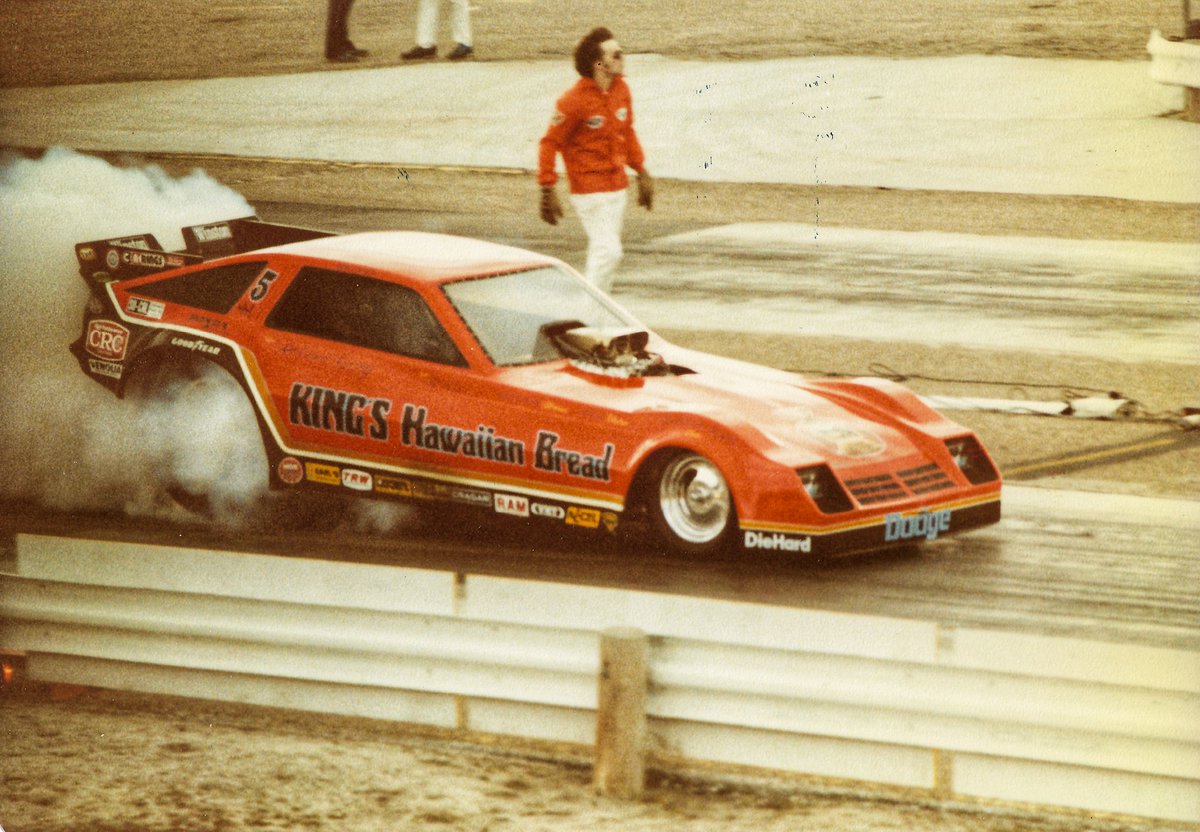 KenLeeTroy's tweet photo. So many legends came through my hometown. So lucky to have seen them. This would've been one of Mike Dunn's final races or one of Rick Johnson's first races behind the wheel of Roland Leong's @KingsHawaiian #FunnyCar. #NHRA #Nitro #DragRacing #FirebirdRaceway https://t.co/vun6P7ZOKA