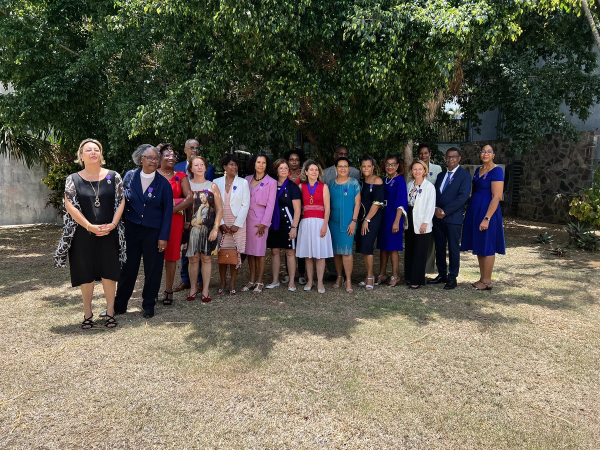 Fierté, joie et émotions lors de la cérémonie de remise des Palmes académiques pour tous les promus en qui l’Institution Éducation nationale exprime sa reconnaissance au regard de l’engagement mis au service de la réussite des élèves. Félicitations à tous les récipiendaires.