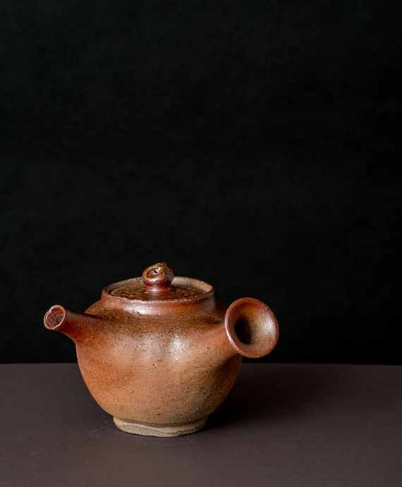 ⠀
⠀⠀⠀The Jinchūriki prayed that he wasn't late when he left the handcrafted clay kyûsu at <a href="/meltingbeauty/">𝓦𝑨͟𝑻͟𝑬͟𝑹͟ ͟𝑺͟𝑯͟𝑨͟𝑫͟𝑶͟𝑾͟ • 照美メイ</a> 's office. 

⠀⠀⠀─── 𝐄𝐯𝐞𝐫𝐲𝐨𝐧𝐞 𝐥𝐢𝐤𝐞𝐬 𝐭𝐞𝐚, 𝐫𝐢𝐠𝐡𝐭?

⠀⠀⠀[ . . Of course, he neglected to leave 𝘢𝘯𝘺 𝘪𝘯𝘥𝘪𝘤𝘢𝘵𝘪𝘰𝘯 as to who left it.]
⠀