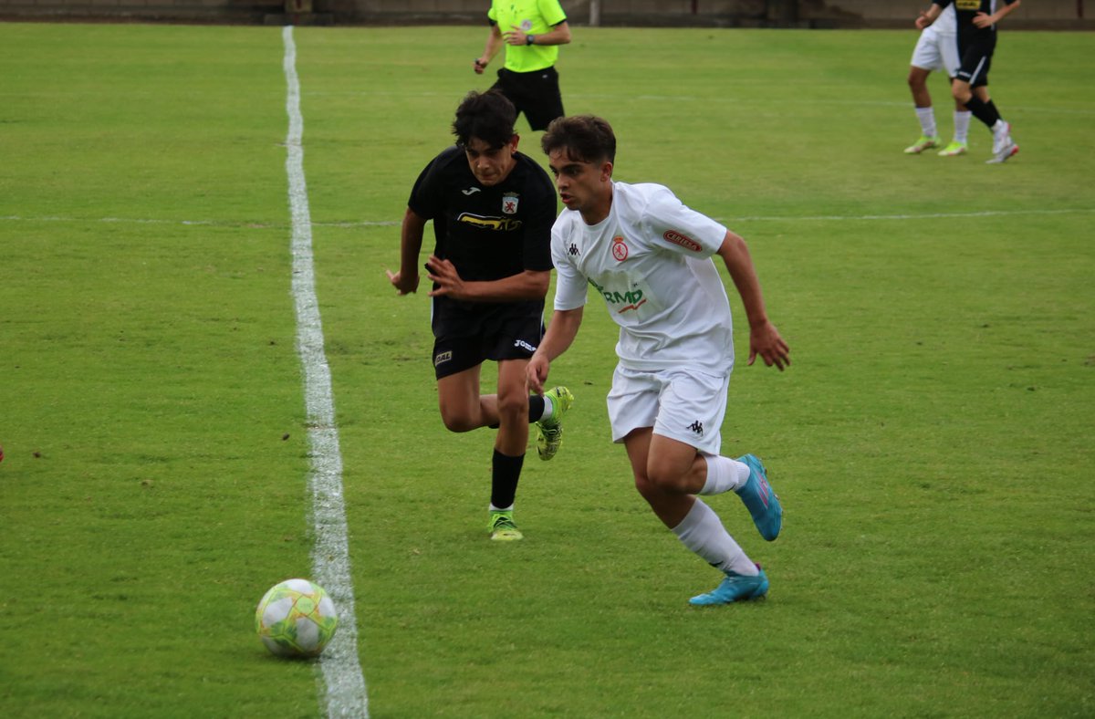 CultuAcademia's tweet photo. #CyDLNJ Jornada 33
Final en el Área en el derbi local de la Nacional Juvenil, reparto de puntos en una segunda parte que fue un calco de la primera.
Juvenil B 0 - @cdfpenaleon 0 https://t.co/R3HNjnIvUQ