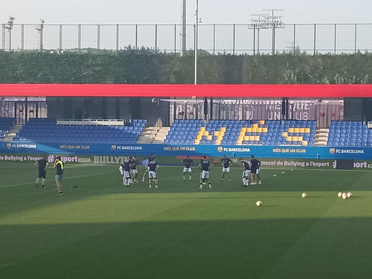 La plantilla calienta motores en el Estadio Johan Cruyff. ¡Hasta el final Pam Pam Orellut! #ppo <a href="/cdcastellon/">CD Castellón</a>
<a href="/alejandromoll/">Alejandro Moll</a>
<a href="/LAlbinegra/">La Barbería Albinegra</a> <a href="/TribunaCastello/">La Tribuna Castelló</a> <a href="/FEDPECAS/">FEDPECAS</a> <a href="/FEDPECAS/">FEDPECAS</a>