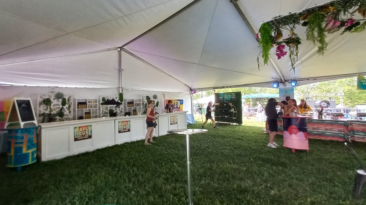 hidingintheburg's tweet photo. This maybe the first festival they've done in Pittsburgh, but @MapleHouseFest is def not their first rodeo. Restrooms with a/c to freshen up this afternoon will save me. #MapleHouseFest
Bonus: 4 legged worker in my sofa quad w/ his person. ๐ถโค https://t.co/UikcWgsCdE