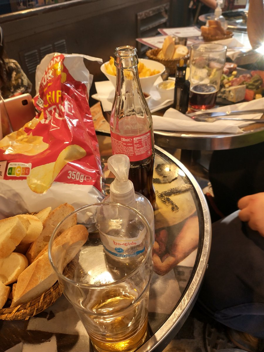 On vous attend sur la terrasse juste à droite à l'entrée du beho 😉