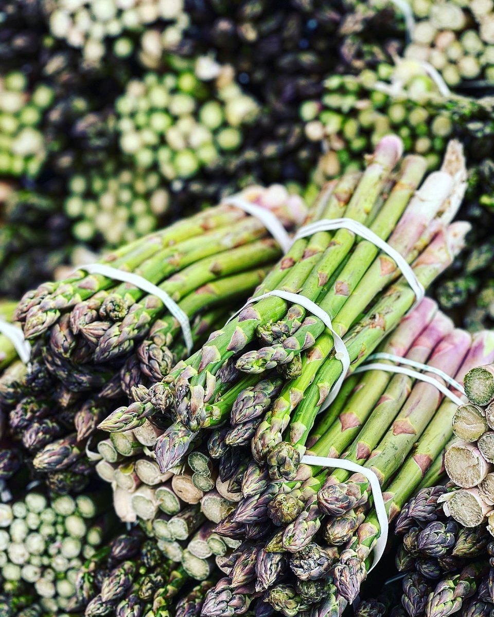 StLawrenceMkt's tweet image. Got the rainy blues? Just remember that we need those showers for incredible spring veggies and flowers, like the ones at the Farmers Market today. Cheers to our farmers and look forward to blue skies ahead #farmersmarket #springveggies #springvegetables
