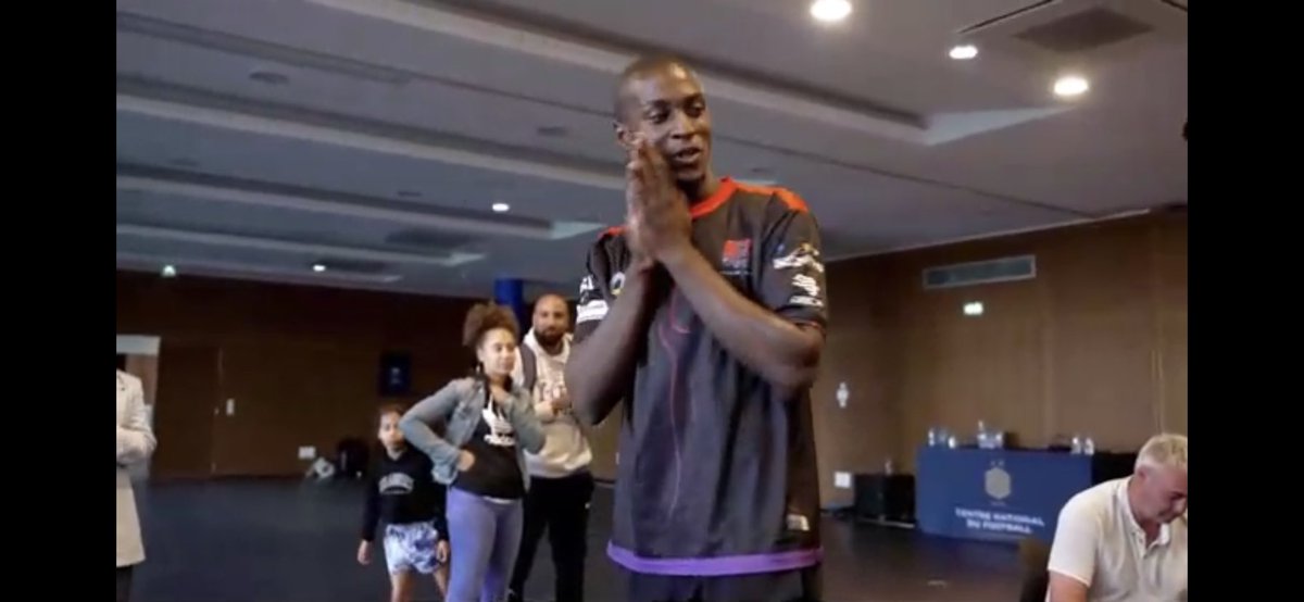 KaioGaming's tweet photo. CHAMPIOOOON DE FRANCE !!!!!
ON EST CHAMPIONS DE FRANCE BORDEL !!!! @Kaio_AbdouBrown T’ES UNE LÉGENDE !!! 🏆🇫🇷🔥 https://t.co/ye0Ri1LuH0