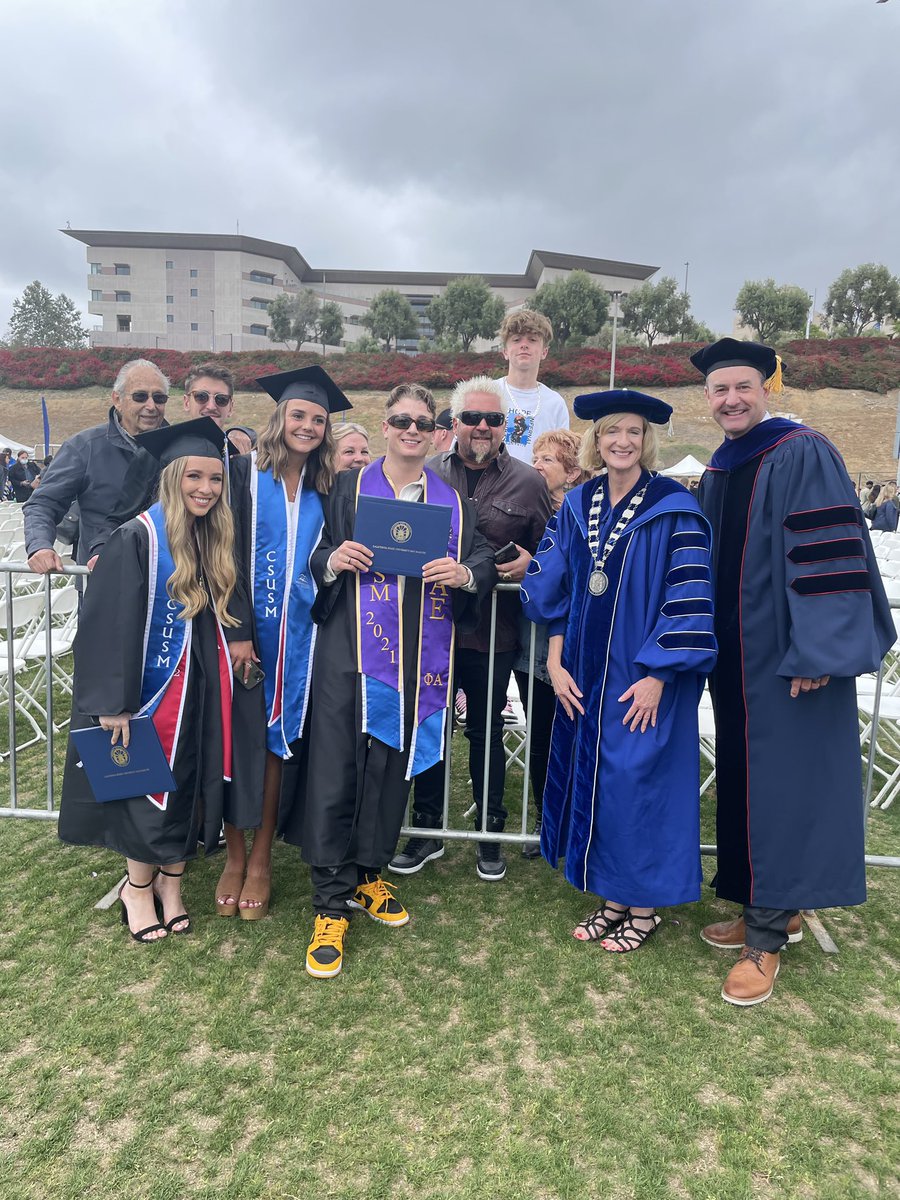 EllenNeufeldt's tweet photo. As @GuyFieri might say, Holy Moly, @csusmcoba graduates! You did it! Congratulations! #csusm #flavortown https://t.co/FPP28139Fa