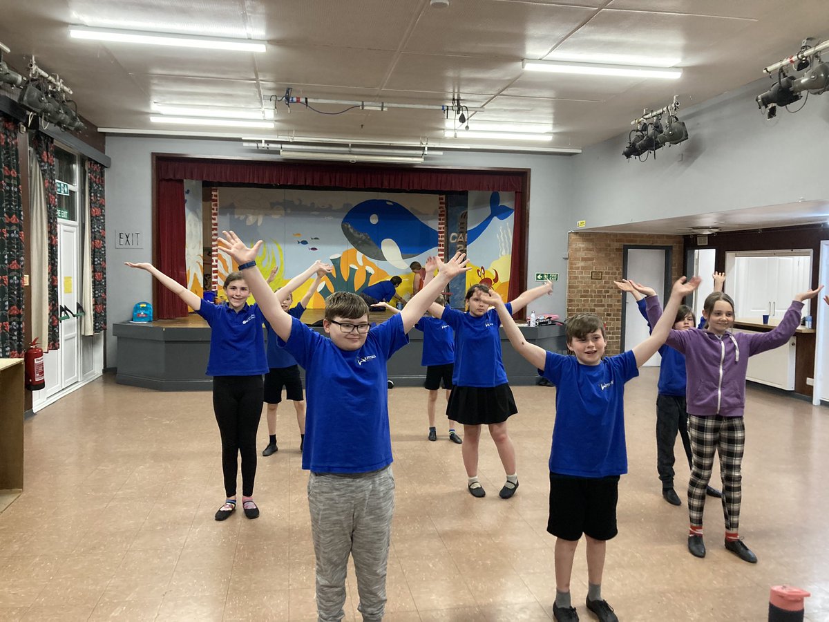 _WFproductions's tweet photo. 1 week to go!!!
Rehearsals are nearly over and the set is looking amazing! Donβt miss out, get your tickets now!
https://t.co/Q4EdQqjCTU
#findingtheperformerineveryone #southampton #oceancommotion π‘π¬π ππ https://t.co/ZQnzWsTre8