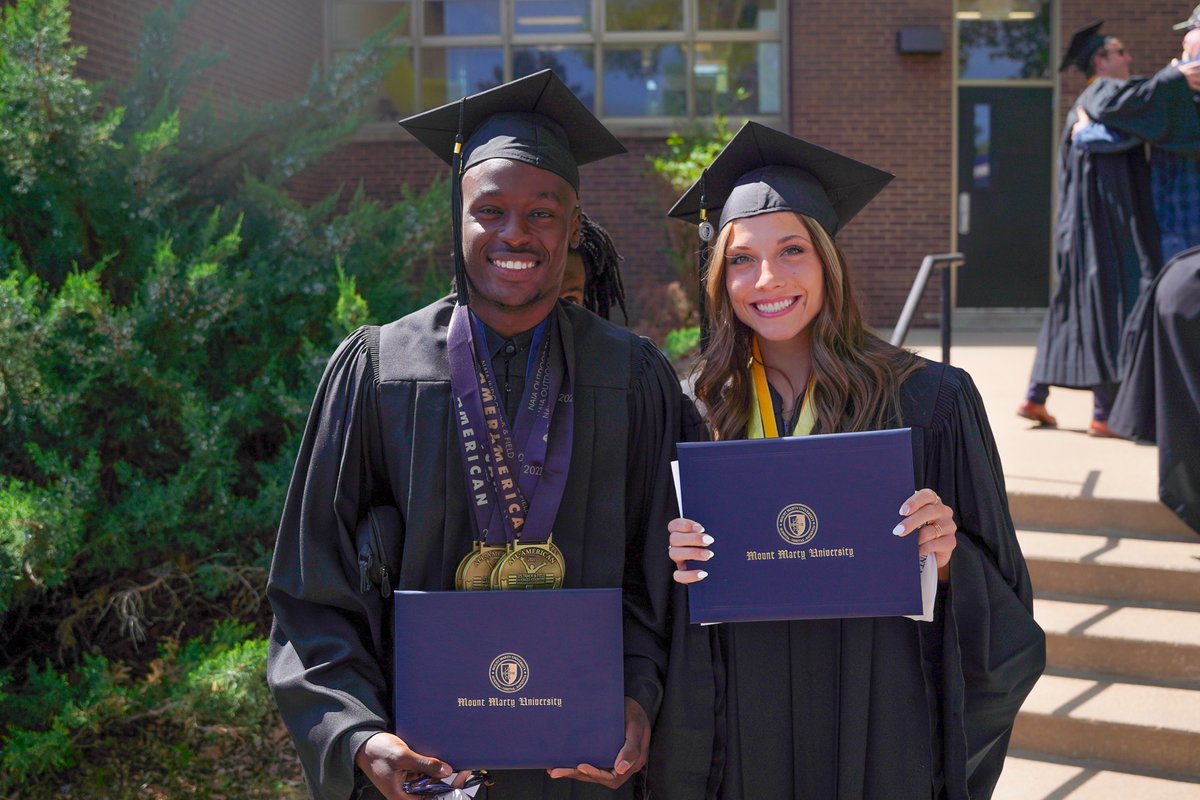 mountmarty's tweet photo. How has it already been a week since graduation? We can't believe it! 🎓 https://t.co/xNzs3Y0Coq