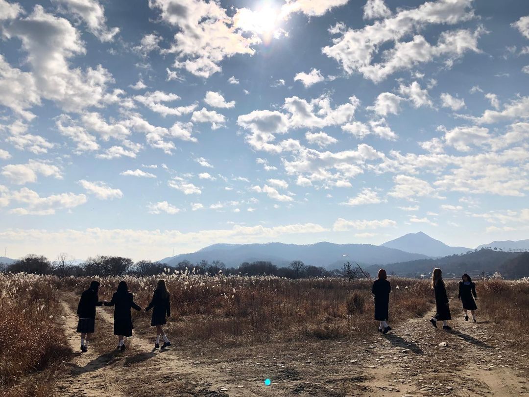 haechlover_'s tweet photo. it's been a year since gfriend terminated their contract. we always got your back, gfriend.
Love u always 🤍💙💜
#GFRIEND #gfriendforever #BUDDY https://t.co/vOK5b6cMaI